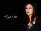 Riya Sen, Czerwone, Usta