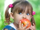 Mała, Dziewczynka, Jabłko