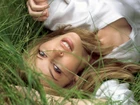 Kylie Minogue, Trawa