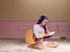 Katy Perry, Gitara, Notatnik