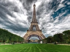 Wieża Eiffla, Chmury, Paryż, Francja