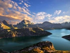 Góry, Jezioro, Solnbjornvannet, Przebijające, Światło, Świt, Obłoki