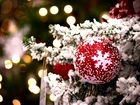 Boże Narodzenie, Dekoracje, Bombka, Gałązki, Śnieg, Blask