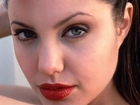 Angelina Jolie, czerwone usta