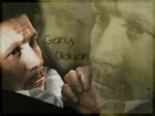 Gary Oldman,złożone ręce