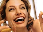 Angelina Jolie, ładny uśmiech