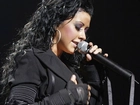 Christina Aguilera, mikrofon