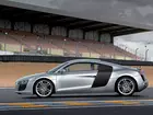 Audi R8, Trybuny, Tor