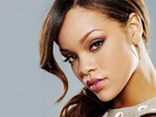 Rihanna, Zalotne, Spojrzenie