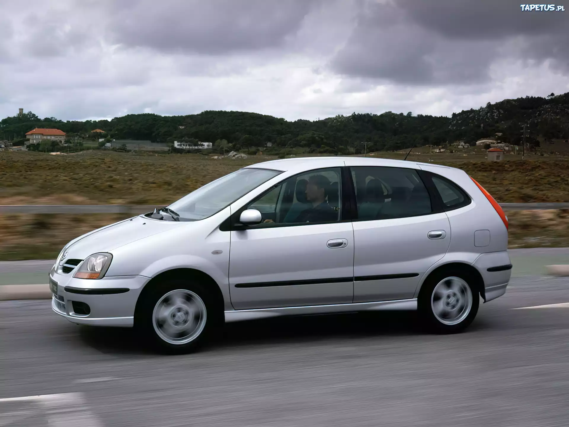 Nissan almera tino prices #2