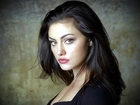 Phoebe Tonkin, Spojrzenie