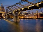 Most, Rzeka, Miasto, Budynki