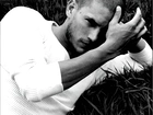 Wentworth Miller, trawa