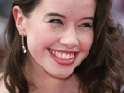 Anna Popplewell, Twarz, Uśmiech, Kolczyk 

