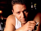 Russell Crowe, Papieros