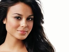 Nathalie Kelley, Urocze, Spojrzenie