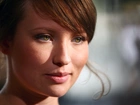 Emily Browning, Upięte, Włosy, Spojrzenie