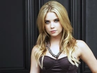 Urocza, Ashley Benson