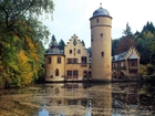 Zamek, Mespelbrunn, Bawaria, Niemcy, Drzewa, Woda