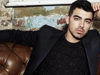 Joe Jonas, Marynarka, Kanapa