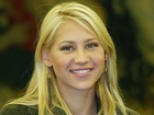 Anna Kournikova, Kobieta,kolczyki