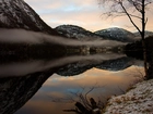 Jezioro, Góry, Mgła, Odbicie, Jolstravatnet, Norwegia