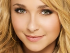 Hayden Panettiere, Blondynka, Twarz