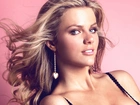 Brooklyn Decker, Kolczyki