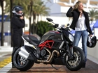 Blondynka, Motor, Ducati