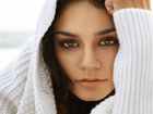 Vanessa Hudgens, Brunetka, Sweterek