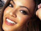 Beyonce Knowles, Uśmiech