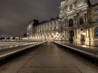 Paryż, Nocą, Fragment Luwru