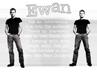 Ewan McGregor,czarna koszulka, jeansy