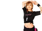 Ayumi Hamasaki, czarna koszulka