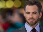 Chris Pine, Zarost, Krawat