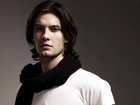 Ben Barnes, Szal