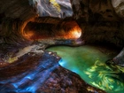 Jaskinia, Przebijające Światło, Gra Kolorów