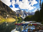 Jezioro Moraine, Park Narodowy Banff, Alberta, Kanada, Dolina Dziesięciu Szczytów, Łódki