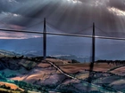 Francja, Millau-Millau, Le Wiadukt Millau, Dolina, Rzeki, Tarn, Pola uprawne, Wzgórza, Promienie, Słońca