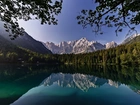 Stany Zjednoczone, Stan Kalifornia, Park Narodowy Yosemite, Jezioro Mirror Lake, Góry, Lasy, Chmury