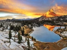 Stany Zjednoczone, Stan Kalifornia, Park Narodowy Yosemite, Góry, Lasy, Chmury, Jezioro