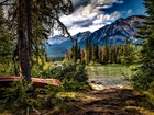 Park Narodowy Jasper, Alberta, Kanada, Jezioro, Góry, Drzewa, Łódź