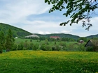 Wiosenne klimaty, Wzgórza, Hotel