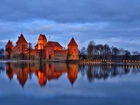Zamek w Trokach, Troki, Litwa, Jezioro Galwe, Most, Zmierzch