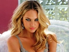 Candice Swanepoel, Blondynka, Napis