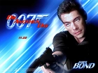 Jean Claude Van Damme,james bond, pistolet