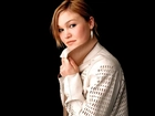 Julia Stiles, skórzany, biały, płaszcz