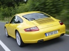 Żółte Porsche CARRERA