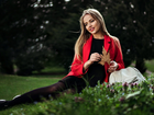 Uśmiechnięta, Blondynka, Modelka, Liść, Park, Drzewa