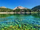 Jezioro, Kamienie, Góry, Drzewa, Park Narodowy, Lassen Volcanic, Kalifornia, USA
